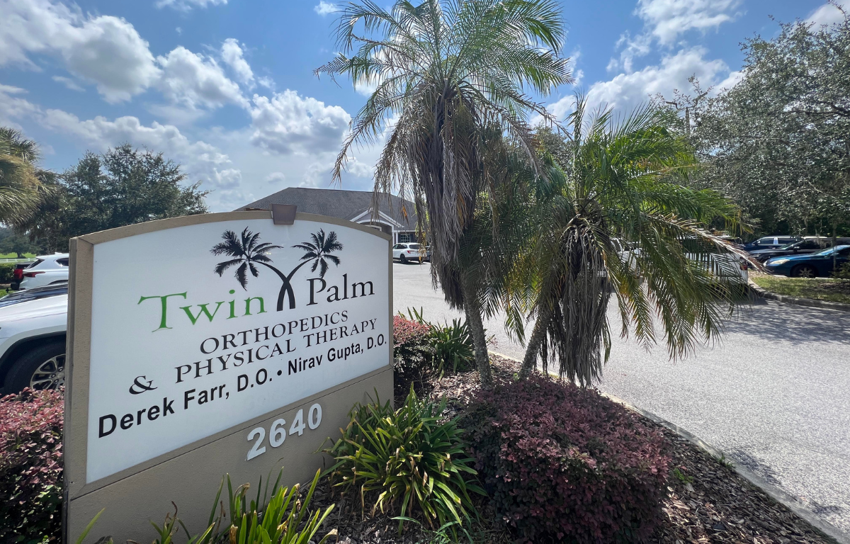 Dr. Farr Twin Palm Orthopedics