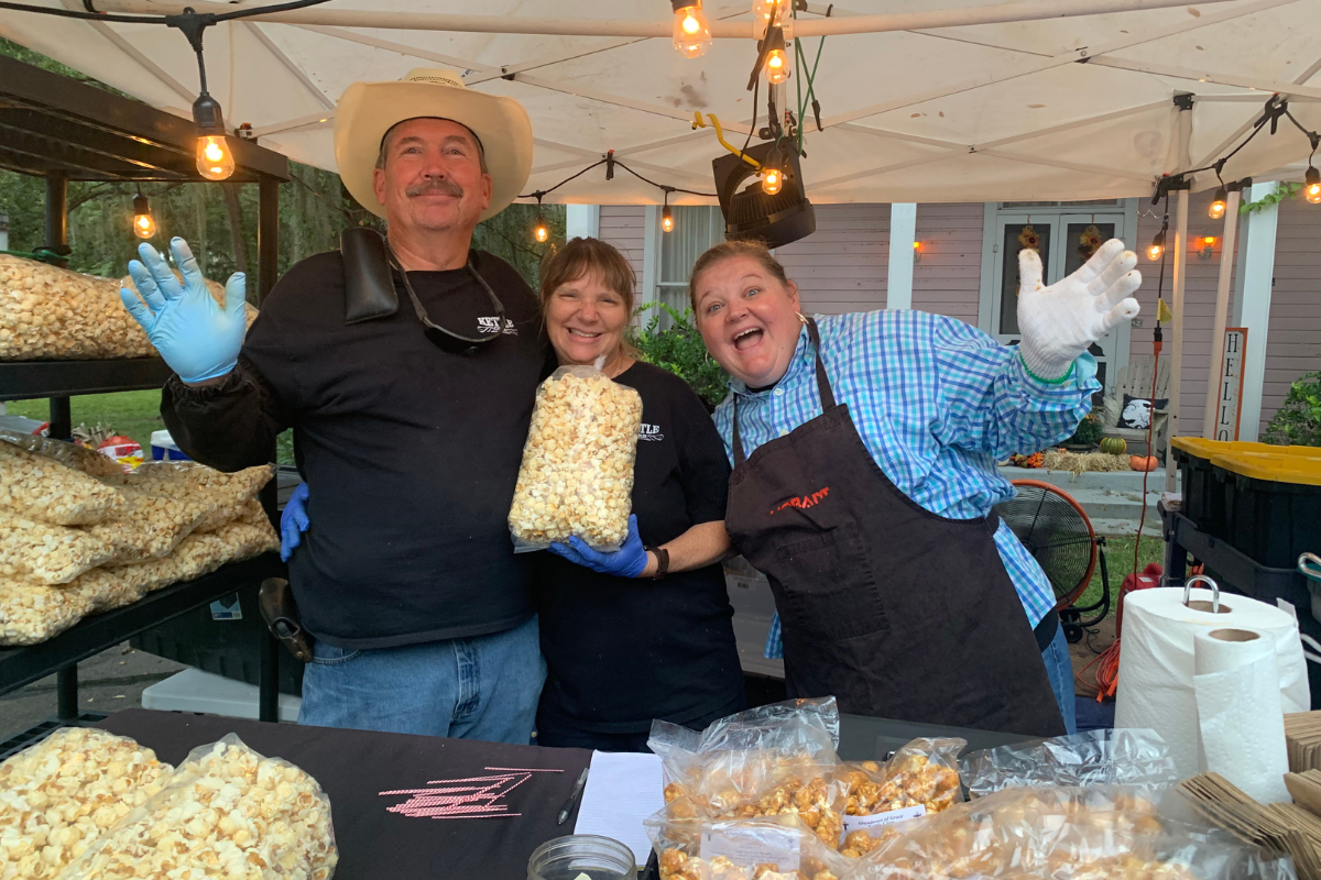 individuals and vendors at the McIntosh 1890s feastival