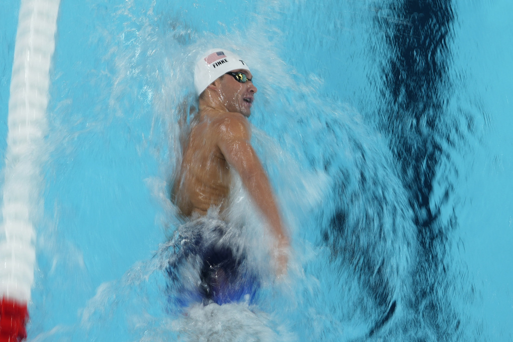 Image shows swimmer Bobby Finke during the men's 800-meter freestyle event.