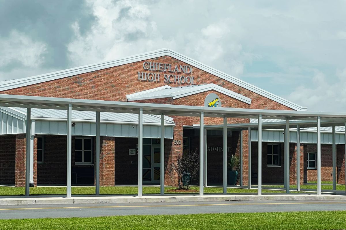 Chiefland Middle High School