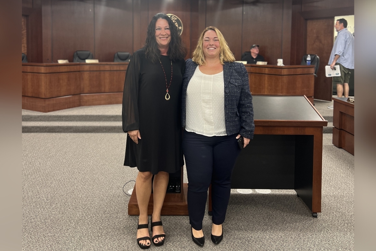 Belleview Mayor Christine Dobkowski (left) with incoming city administrator Mariah Moody.