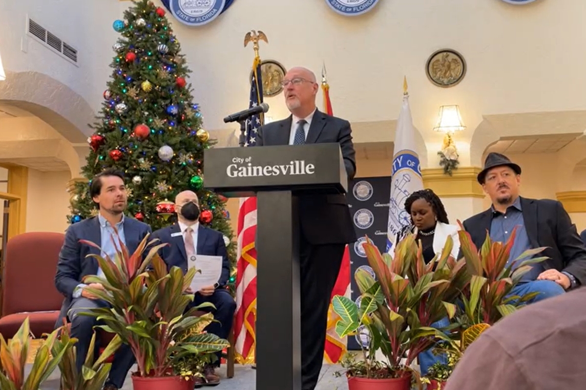 Gainesville Mayor Harvey Ward speaks before swearing in the city's latest commissioners.