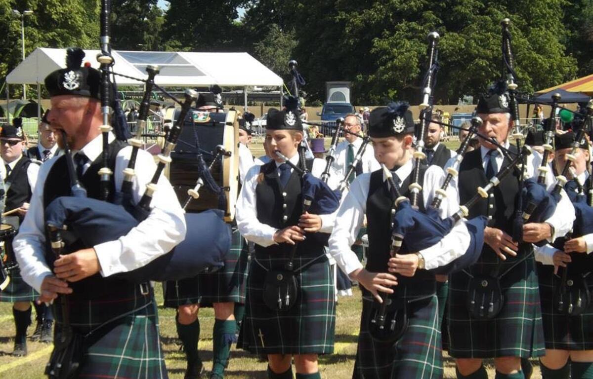 Mount Dora Scottish Bagpipe Band.