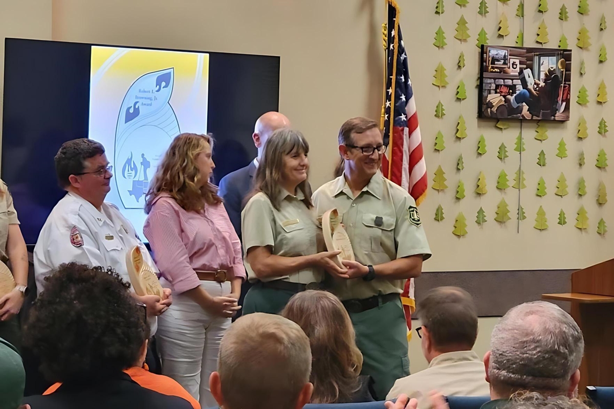 State Service Ribbons Smokey Bear helps honor wildfire prevention at annual awards ceremony ...