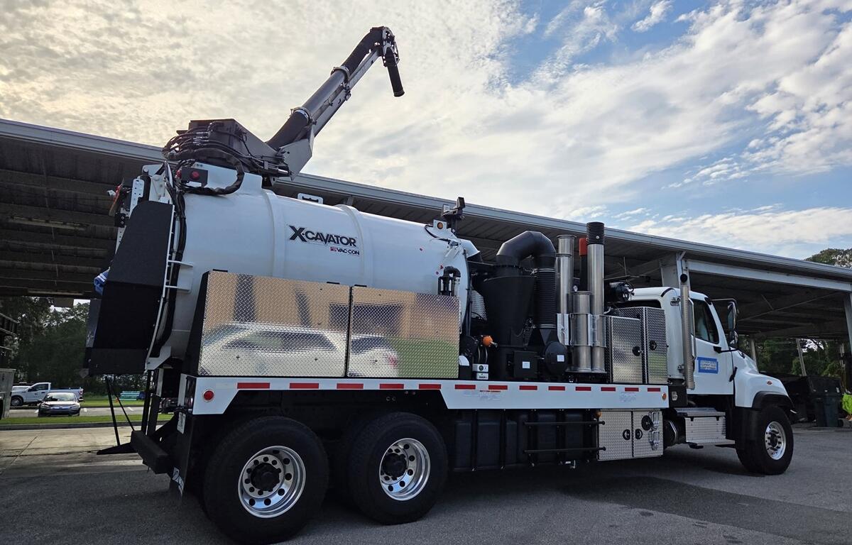 Side view of Ocala’s new Vactor truck used for sewer and storm drain maintenance.