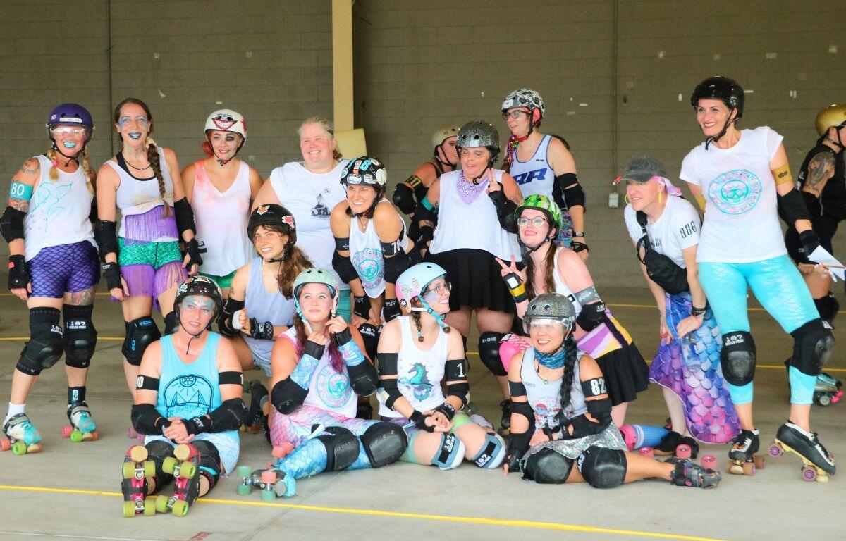 Full mermaids team photo.