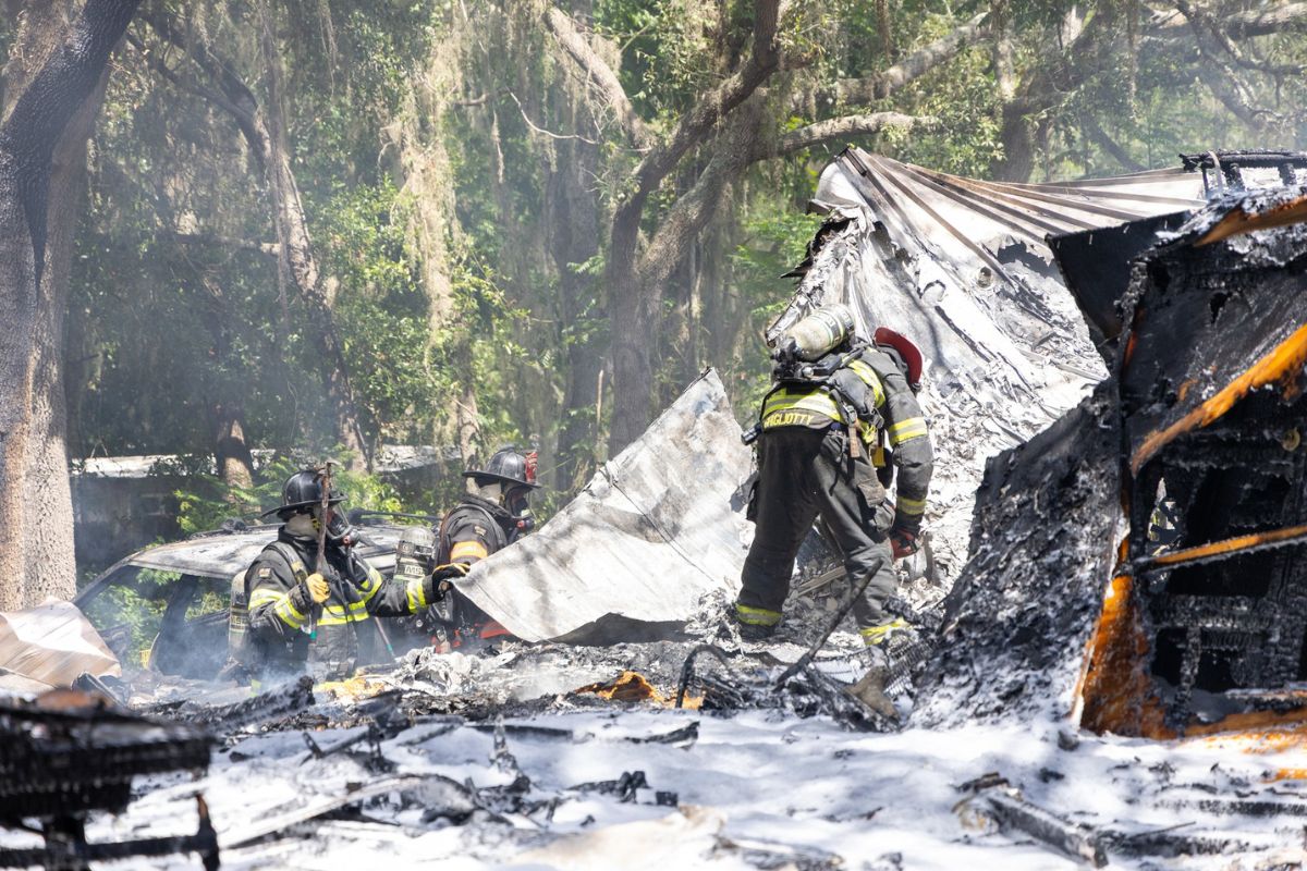 Marion County Fire Rescue battles Belleview mobile home fire - 352today