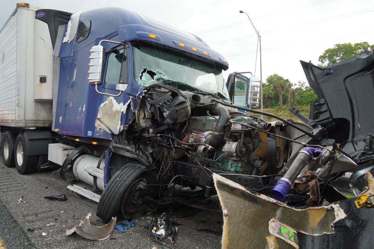 Semi in accident that shuts down I75 in Ocala