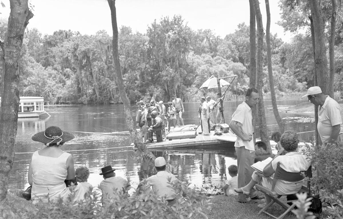 Crowds watching filming of "Jupiter's Darling".