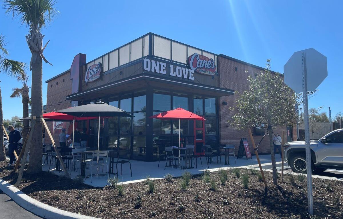 raising canes restaurant ocala exterior