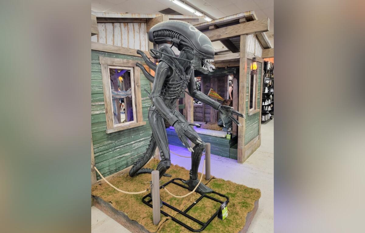 A animatronic of the Xenomorph from the "Alien" franchise. 