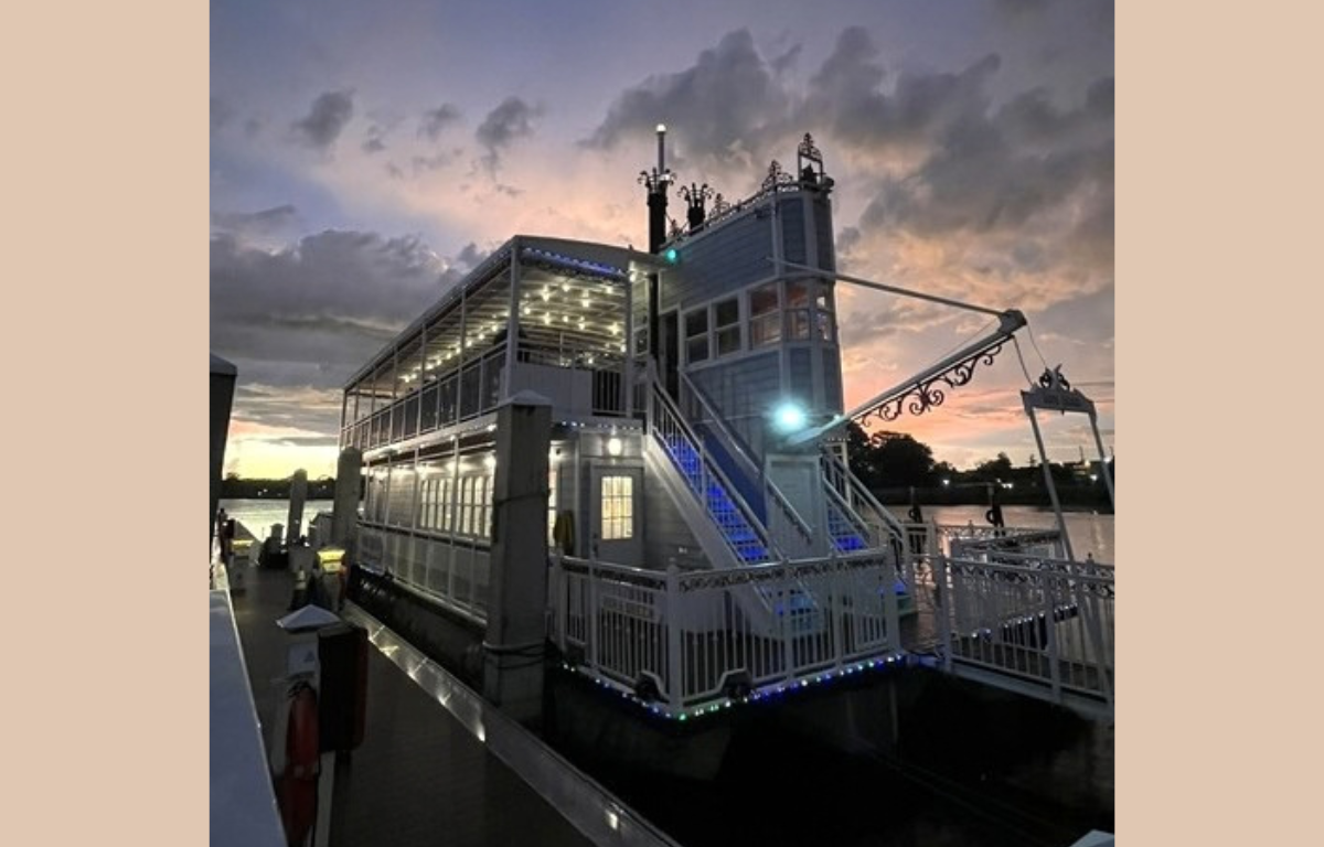 dora queen paddleboat riverboat cruise tavares lake county florida