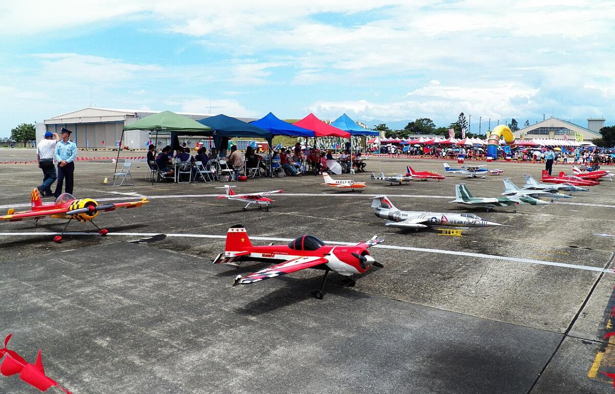 radio controlled aircraft